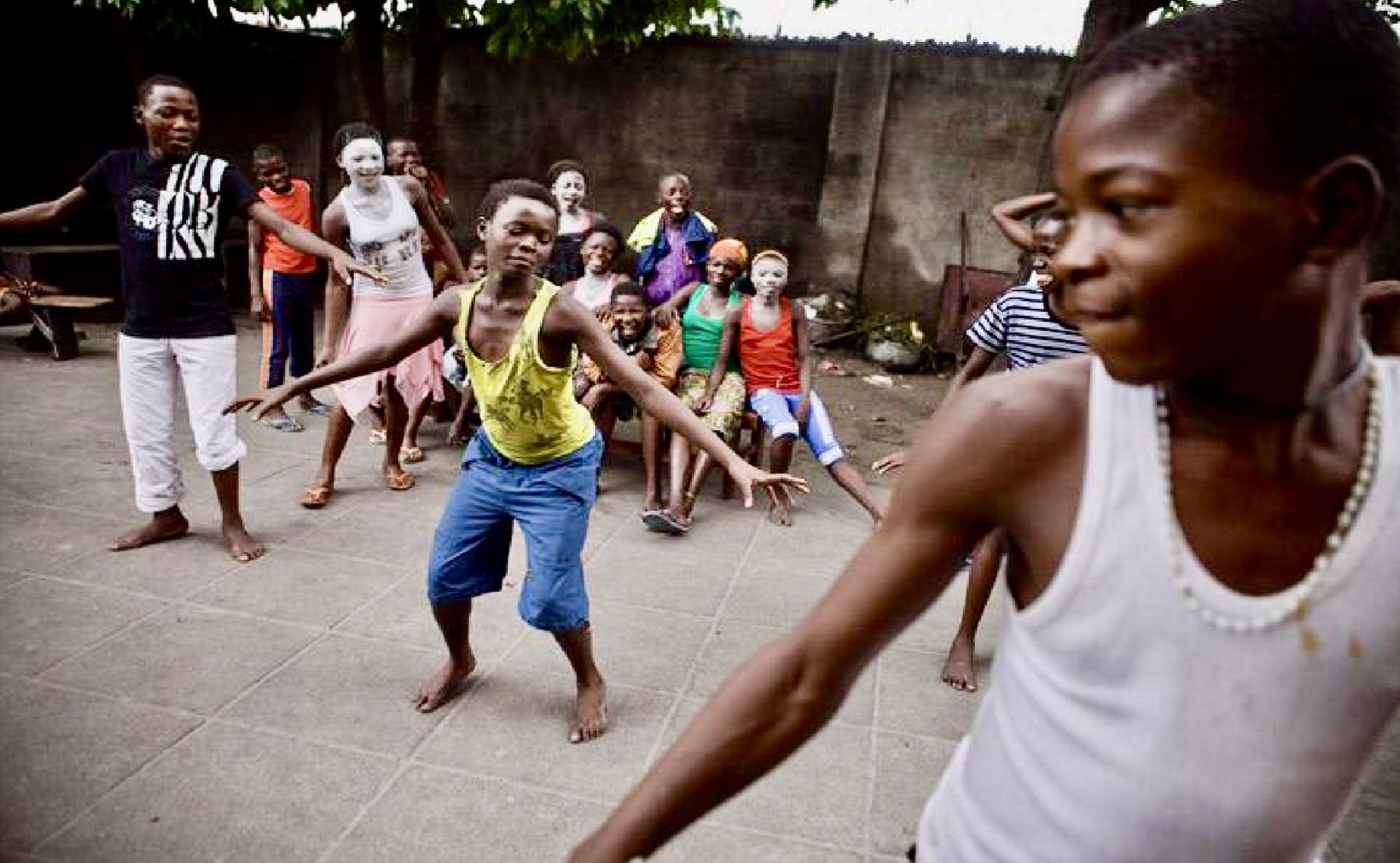 Danse et jeux, un des espaces d'expression des enfants.