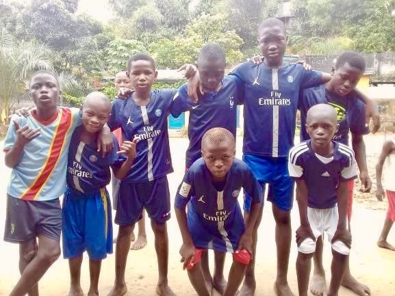 Des enfants d'un club de jeunes.